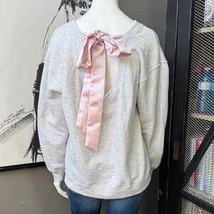 Hollister Light Gray Sweatshirt ‘class of 26’ with satin bow in back